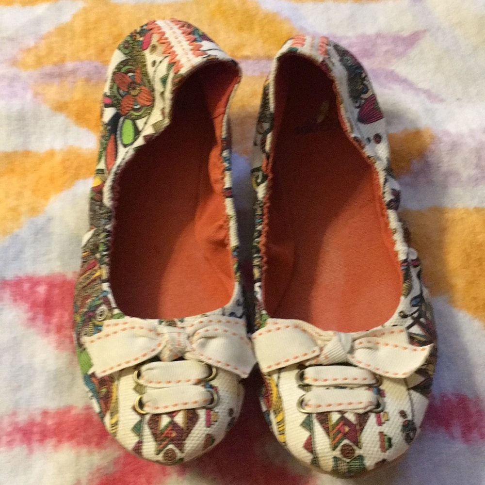 Sakroots Size 6